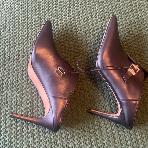 New- Vince Camuto NWT black booties slip on heels - Picture 3 of 6